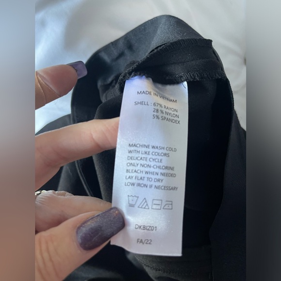 Women's Ultra Stretch Ponte Pintuck Black Ankle Pants XL by Quince. 27” inseam. - Picture 6 of 6